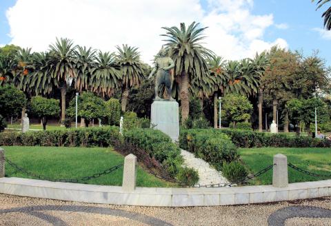  Ο Κωνσταντίνος Κανάρης στον Δημοτικό Κήπο της πόλης